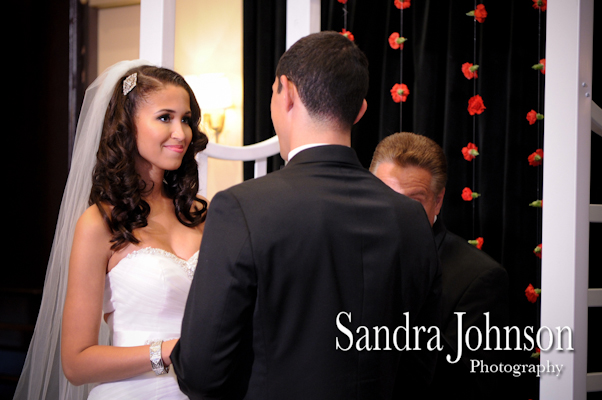 Best Maggiano's Orlando wedding photographer - Sandra Johnson (SJFoto.com)